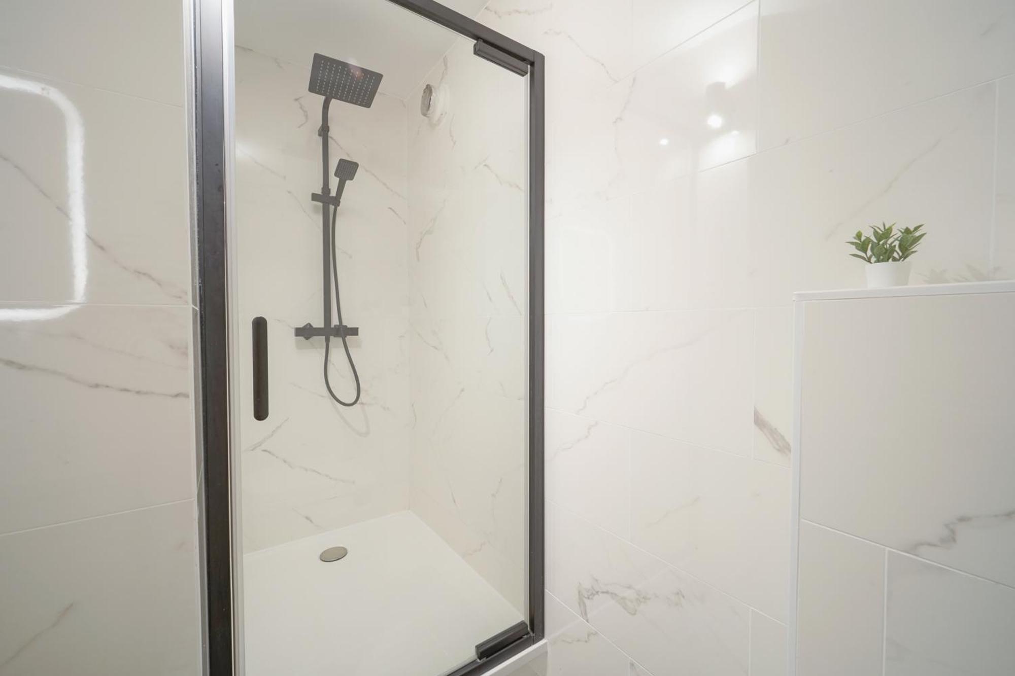Apartamento Complete 1Br With Balcony Only 5 Min. On Foot To Metro By Doorman Saint-Ouen  Exterior foto